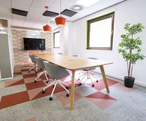 Carpet Tiles vs Broadloom Carpet: Which is Better for Dubai Offices and Homes?